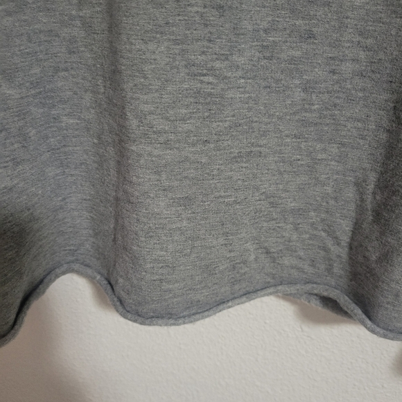Ugg oversized ruffle raw hem size medium - Picture 3 of 11
